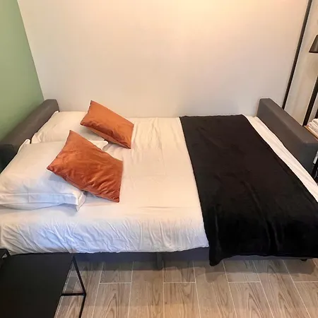 Fully Equipped - 2 Guests - 4 Mins From The Metro Appartamento *
